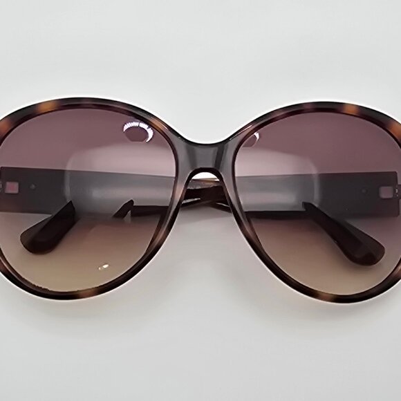 Michael Kors Violet M2893S Brown Oversized Sunglasses 59-16-130mm Michael Kors Violet M2893S Tortoise Frame Brown Gradient  main image 2